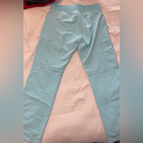 Figs Kade Cargo Scrub Pants in size medium color Seaglass - Picture 2 of 4